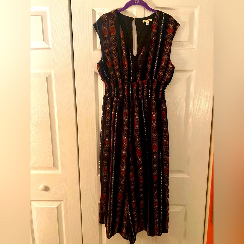🖤NWOT! Francessca’s Womens Black and Red Patterned Bohemian Jumpsuit.🖤